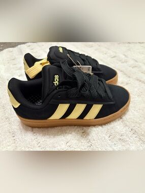 Adidas Black & Pale Yellow Classic Sneakers - grand court alpha 00s